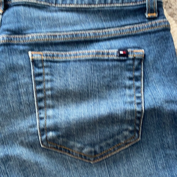 Tommy Hilfiger size 12 Mid Rise Jean shorts - Picture 5 of 5